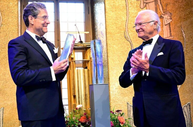 Collegamento a Prof. Andrea Rinaldo receives the Stockholm Water Prize at the Royal Academy of Sweden